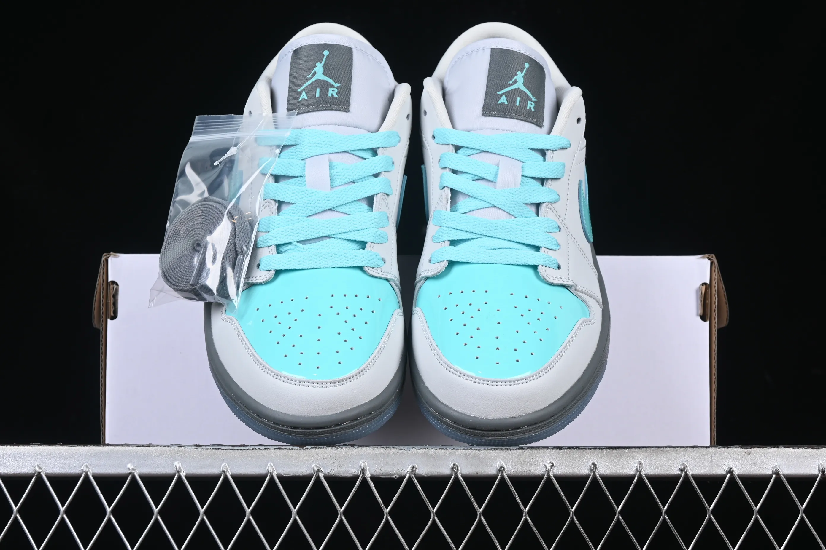 All categories Air Jordan Jordan series basketball shoes Air Jordan 1 Low Air Jordan 1 Low AJ1 Joe 1 patent leather gray green low-top cultural casual sneakers HQ3599-025